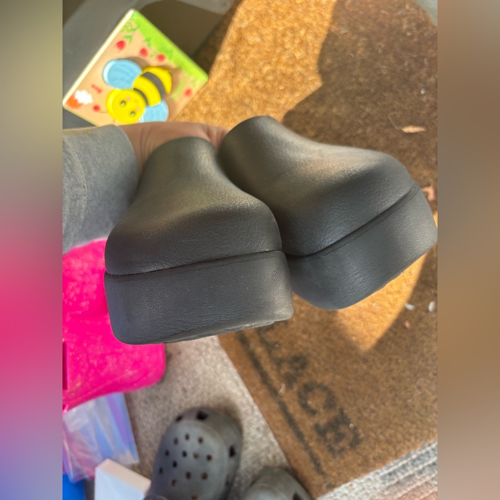 Crocs Dylan Platform Clogs - image 4